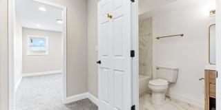 Parkside Haven: Contemporary 2-Bedroom Row Home Near Patterson Park Gallery 19
