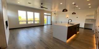 Close to Micron, 3 Bedroom 3 bath w/ a Million Dollar View! Gallery 10