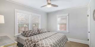 Beautifully Fully-Furnished Duplex in Old Town Gallery 15