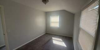 Spacious 3-Bedroom, 1.5-Bathroom Home near Highland Park Gallery 23