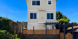 Spacious 5BR Queen Anne Townhome Gallery 1
