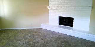 Adorable Single Level Eastside Duplex With Evaporative Air Located In Quiet Neighborhood Adorable Single Level Eastside Duplex With Evaporative Air Located In Quiet Neighborhood Gallery 4