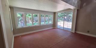 FOR LEASE!! Great location! Gallery 10