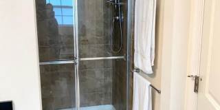 Beautiful Single Family home with Loft and Off Street Parking Gallery 7