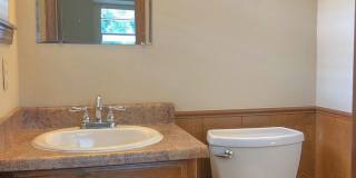 Great Location! Central Edmond! Great Location! Central Edmond! Gallery 27