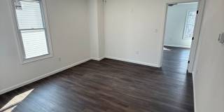 Newly Renovated 1 Bedroom Apartment! Gallery 7