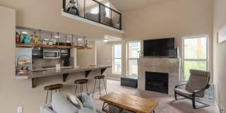 6219 Northeast Carillion Drive Gallery 4