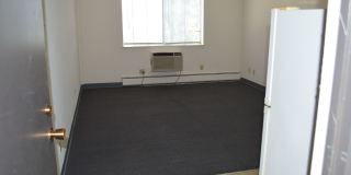 Studio Available Now! ~Blocks from the Capitol Square~ Gallery 32