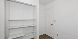 West Oakland 3 Bedroom Flat! Gallery 24