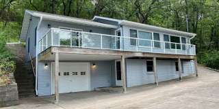 Nice 3 Bedroom house on the river front in Hudson Gallery 1