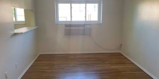 Gross Street Gallery 3