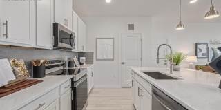 Victory Ridge 2 bedroom with garage! Gallery 11