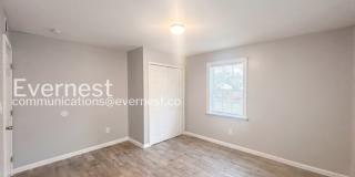 1408 Lyle Avenue Gallery 11