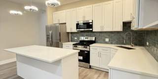5547 N Lincoln Gallery 1