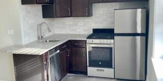 447 W Barry Ave Gallery 1