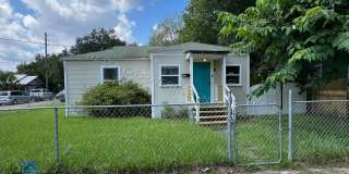 Amazing 4 bedroom / 2 bathroom home available to rent! Amazing 4 bedroom / 2 bathroom home available to rent! Gallery 1