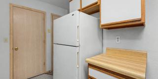 Cozy 2-Bedroom, 1-Bathroom Townhouse with Washer/Dryer in a Quiet, Relaxing Setting Gallery 7