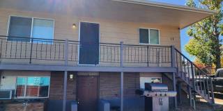 Cute 2 bedroom unit on University Dr. Gallery 1