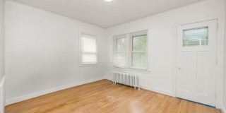 16581 BAYLIS Street Gallery 18