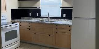 1605 Shadow Ln Gallery 1