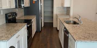 3 Bedroom 2 Bath Rambler close to the Golf Course! Gallery 1