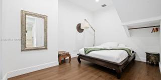 2501 Pine Tree Dr Gallery 21