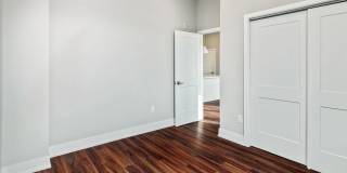 1527-29 RIDGE AVE #5C Gallery 21