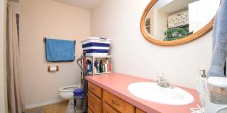 Bright Holladay 4 Bed Home – High Ceilings in Prime Location!! Gallery 22