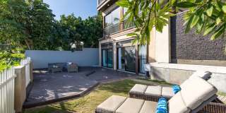 Wailupe Seaside Haven: Beachfront Luxury Home w/ Infinity Pool & City Proximity Gallery 30