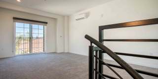 The Angelino Gallery 16