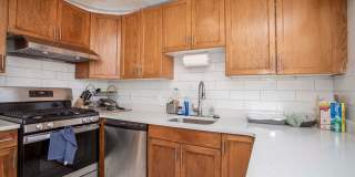 Huge 4 bed 2 bath townhouse near Northeastern with a move in special! Gallery 14
