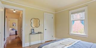 Quintessential Greenlake 4 Bed 3 Bath Home Gallery 10