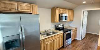 AMAZING 1-BEDROOM, 1-BATH UNIT WITH GARAGE Gallery 1