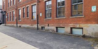*Beautifully Updated & Unique 1BD/2BA Condo Unit Available in South Side* Gallery 34