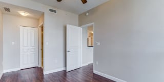 300 West Beech Street - 2101 300 West Beech Street - 2101 Gallery 19