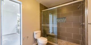 Modern Style 3 Bed / 3 Bath Townhouse + Bonus Room in North Alhambra! Gallery 9