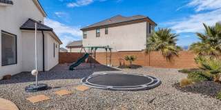 Custom 6 Bedroom Home in Great Location. Gallery 37