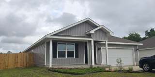Pensacola - Glenhollow - 4 bedroom, 2 bathroom Gallery 1