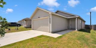 Beautiful Rental Home Located near 410 and Old Pearsall Rd. Gallery 1