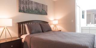 Furnished,  SHort-Mid term, All Inclusive one Bedroom /one bathroom with den, view of Flatirons block off Pearl, Gallery 10