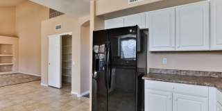 4 Bedroom/Den Gallery 10