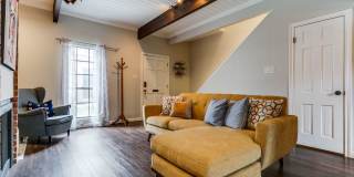 TERRELL HILLS TOWNHOUSE Gallery 8
