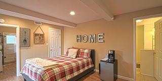 Beautifully Renovated Craftsman with Private Yard & Guest Suite in Prime Bankers Hill Gallery 27
