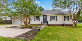 2 Bedroom House near Old Goodwood Gallery 1