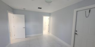 511 N 60th Way Gallery 11