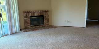 Rare 3 Bed / 2 Bath with Huge Backyard! Gallery 6