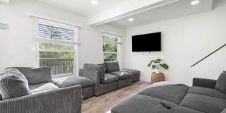 113 4th Ave Gallery 8