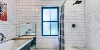 GORGEOUS BEACON HILL BUNGALOW Gallery 23