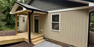 137 Luke Martin Lane Gallery 1