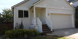 Cascadia Village Ranch Style Home - Moments from Downtown Sandy Gallery 1